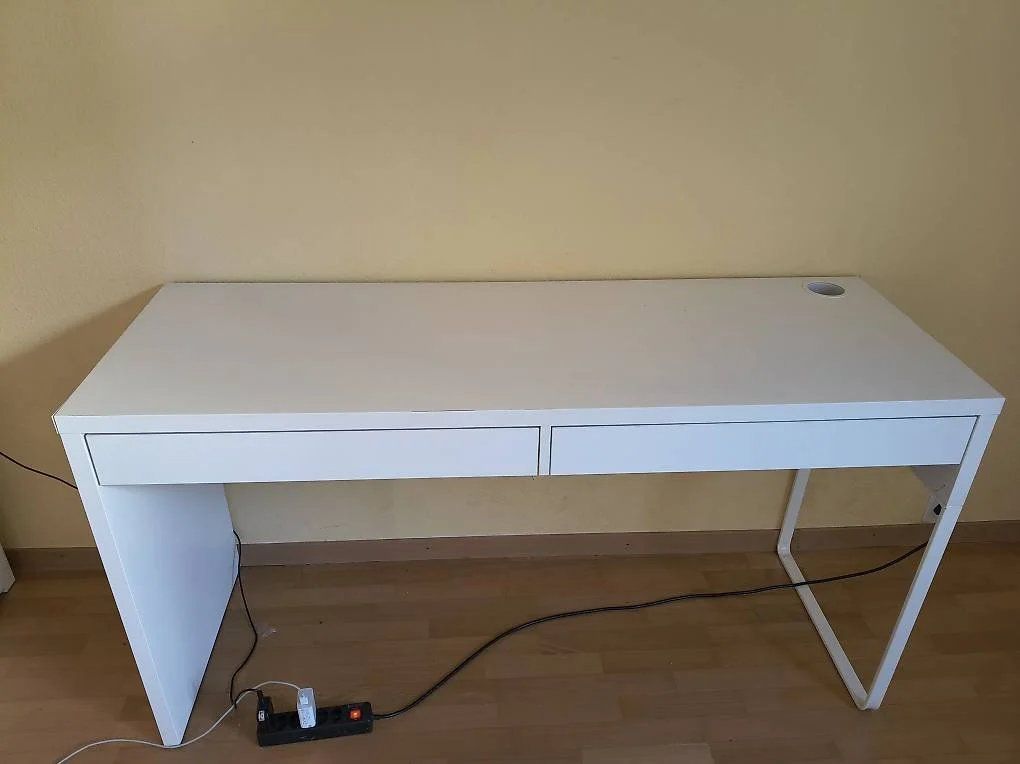 Ikea Schreibtische: Schreibtisch MICKE IKEA – Gebraucht aus Zürich von pla_5gp9