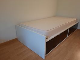 Einzelbett 90x200 inklusive Matratze und Lattenrost