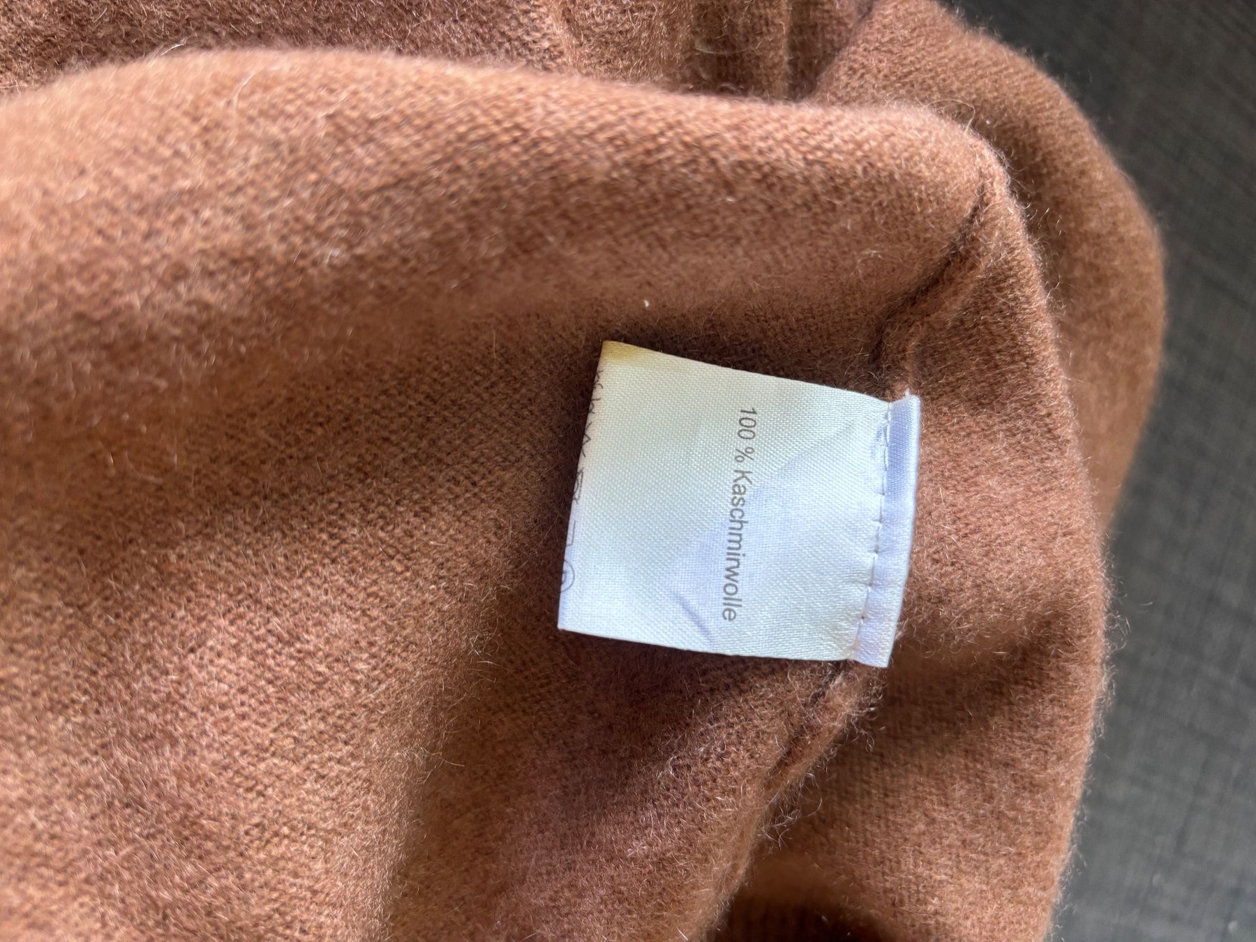Maglioni & Felpe: Brown cashmere pullover – Usato da Neuchâtel venduto da dum_5xby 3