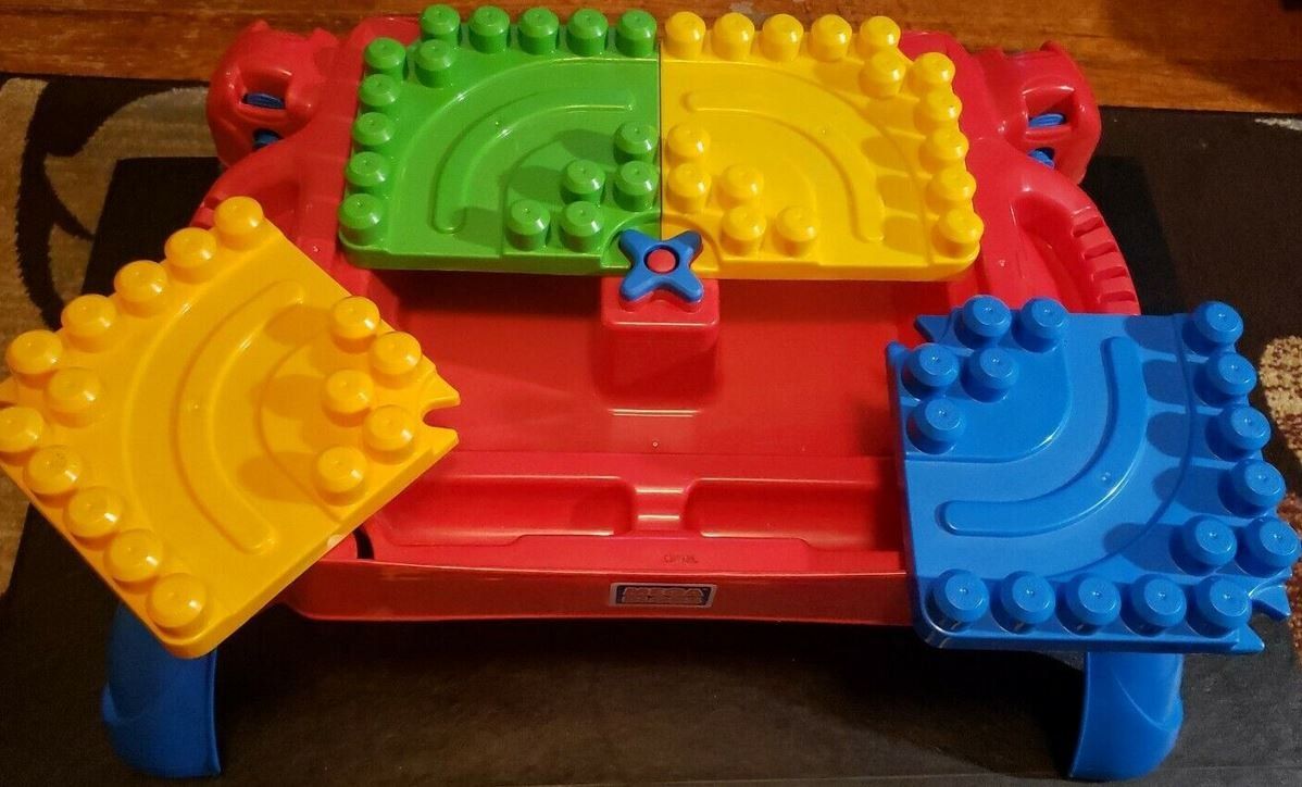 Mega Kit di costruzioni: Mega Bloks, 3-in-1 learning table + Mega bloks 40 pieces – Usato da Delémont venduto da CH_Marc 1