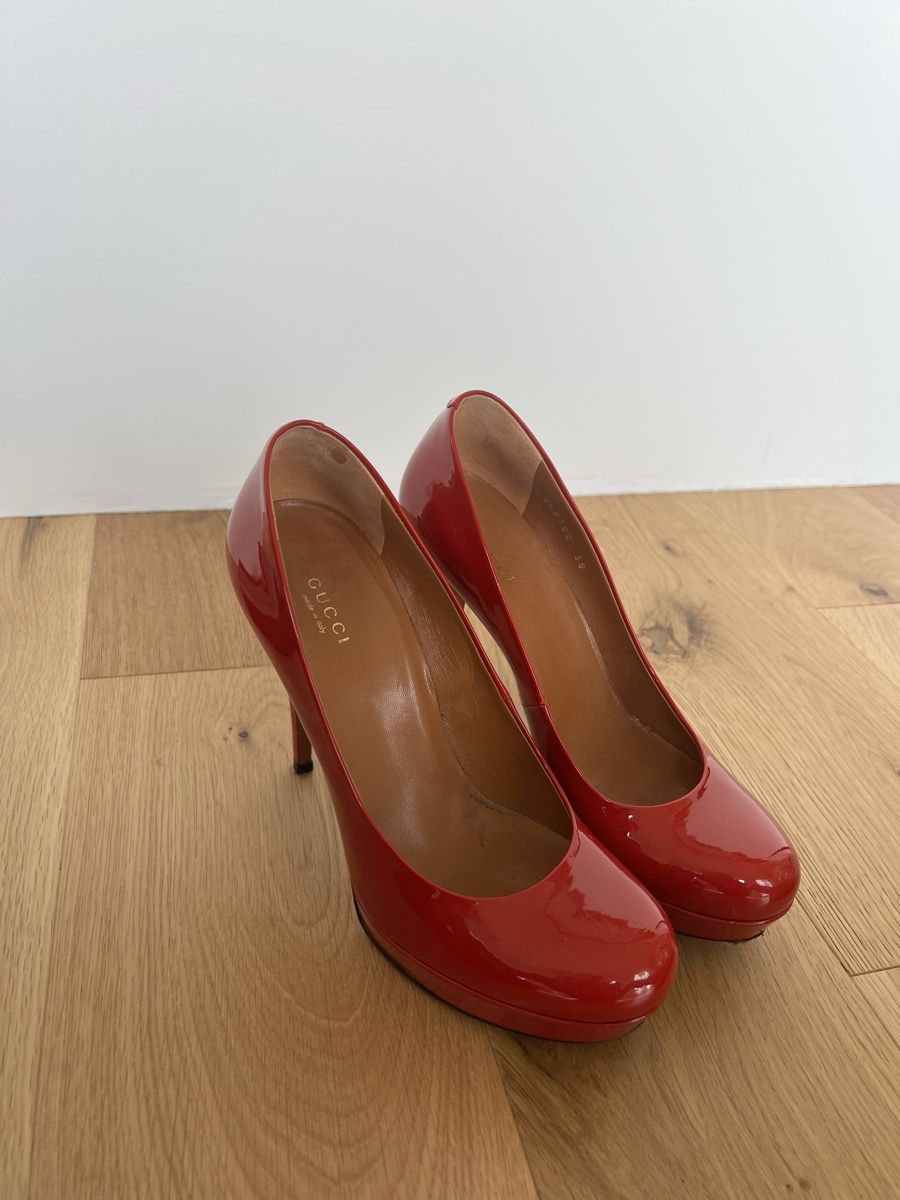 Gucci Damenschuhe: Escarpins Gucci vernis rouge T 38 – Gebraucht aus Lutry von roxypoxy