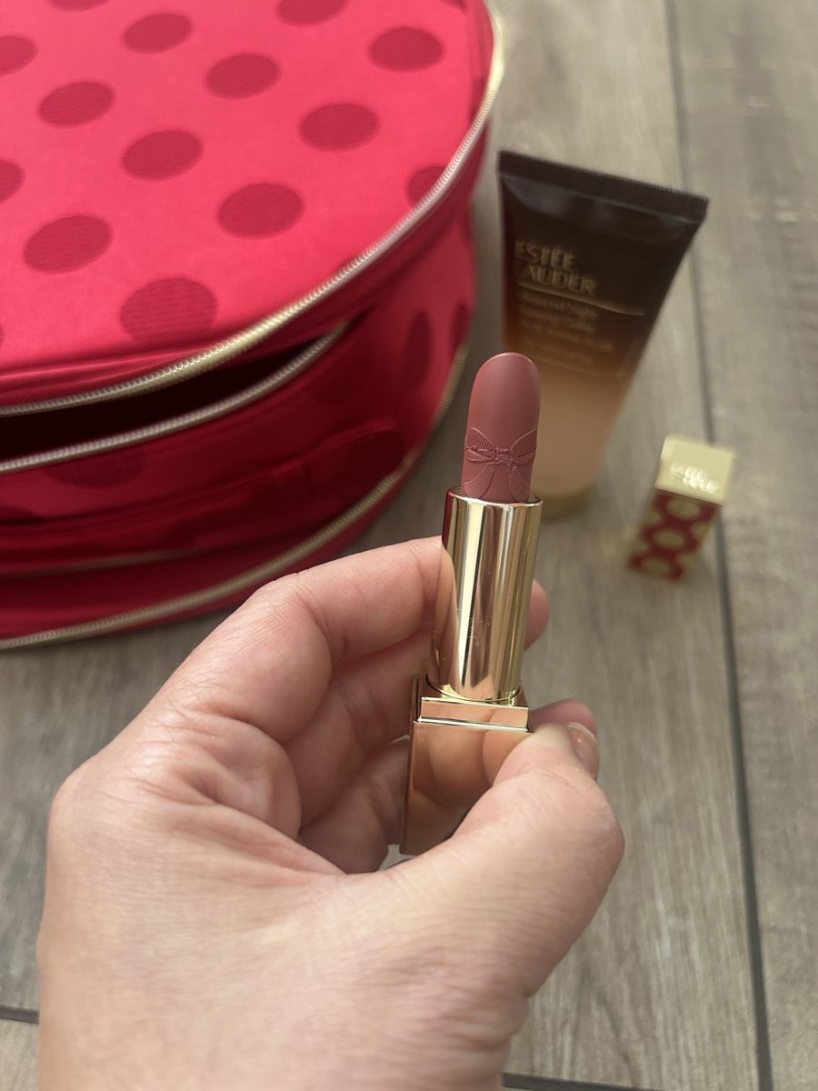 Estée Lauder Make-up: Estee Lauder Make-up Bag and Cosmetics Set – Neu und originalverpackt aus Marin-Epagnier von Kty_1907 4