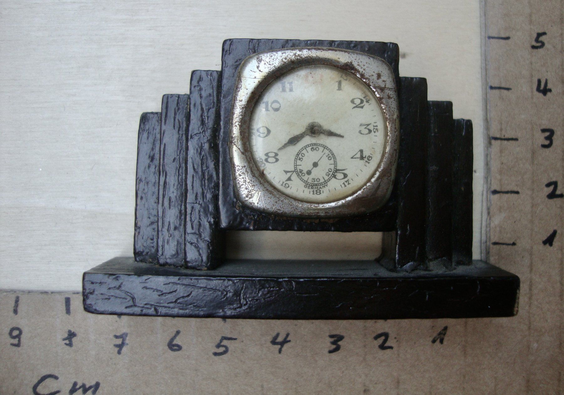 Case e mobili per bambole: Puppenstuben Möbel Uhr alte Dekoration – Usato da Winterthur venduto da halle07 1
