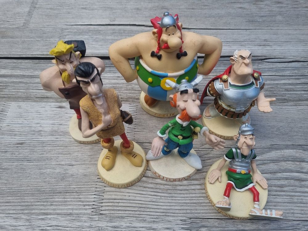 VDS LOT 2 FIGURINES EN RESINE OBELIX ET BARBE-ROUGE ATLAS ? ASTERIX PLASTOY