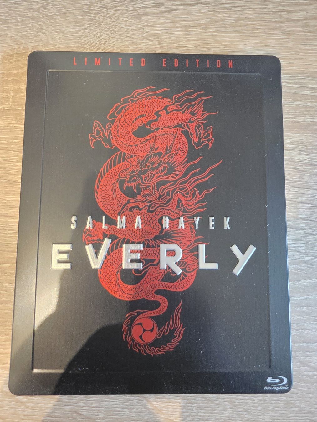 Tutti i DVDs: Everly - Limited uncut Steelbook Edition - BD – Nuovo (secondo la descrizione) da Stein AG venduto da eMODy