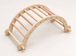 Montessori Kletterbogen aus Holz, auch als Wippe nutzbar