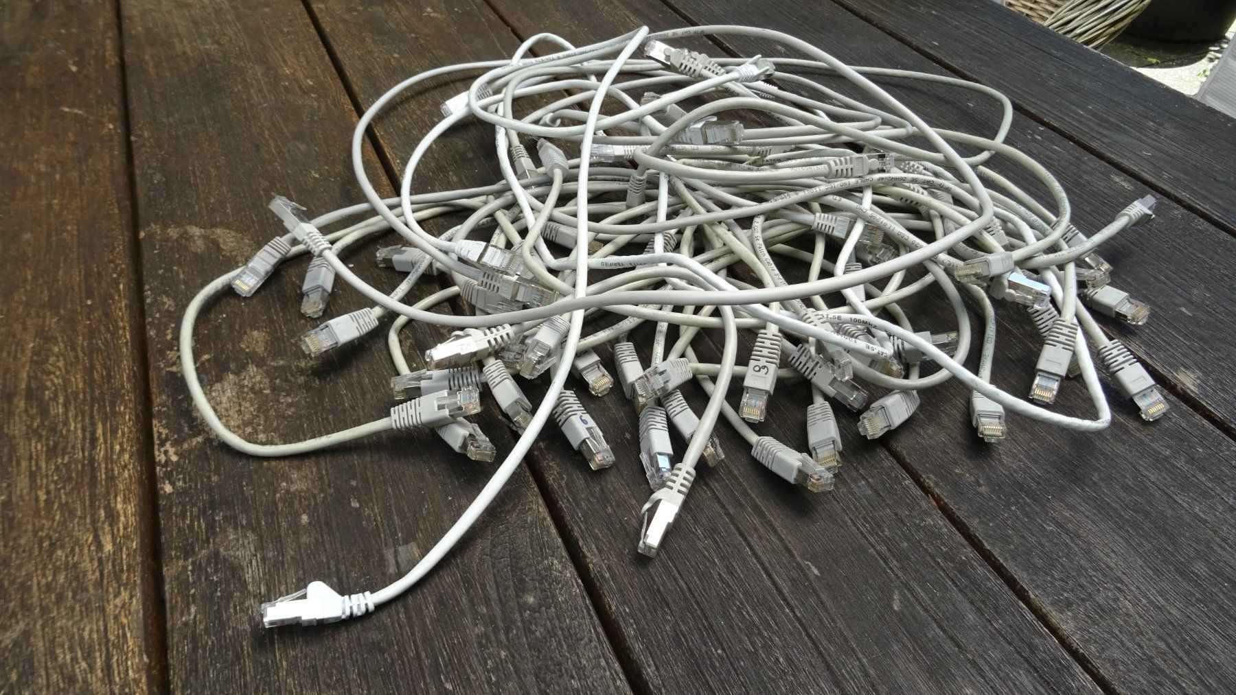 Kabel: Eathrnet Patch Kabel ca. 40 Stk Cat5/5E – Gebraucht aus Riedholz von Leo.L 1
