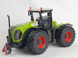 Siku Claas Xerion 5000, 1:32 neuwertig