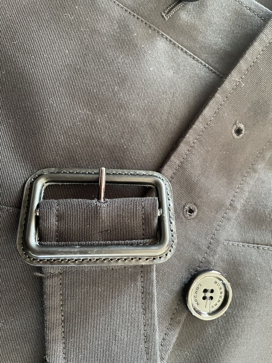 Burberry Giacche: Schwarzer Burberry Trenchcoat, Modell Mottram – Usato da Bülach venduto da Simka83 7