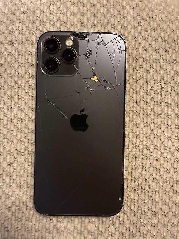 Telefoni cellulari / Smartphones: Iphone 11 pro – Usato da Zürich venduto da vul_qxs7 1