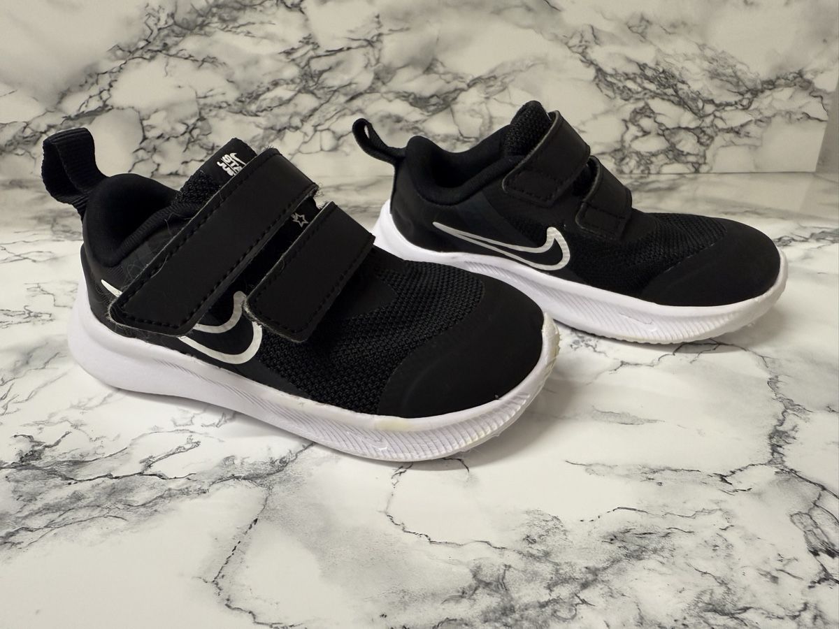Nike Scarpe per ragazzi: Basket Nike taille 21 🐼 – Usato da Miécourt venduto da Dinedine9494 2