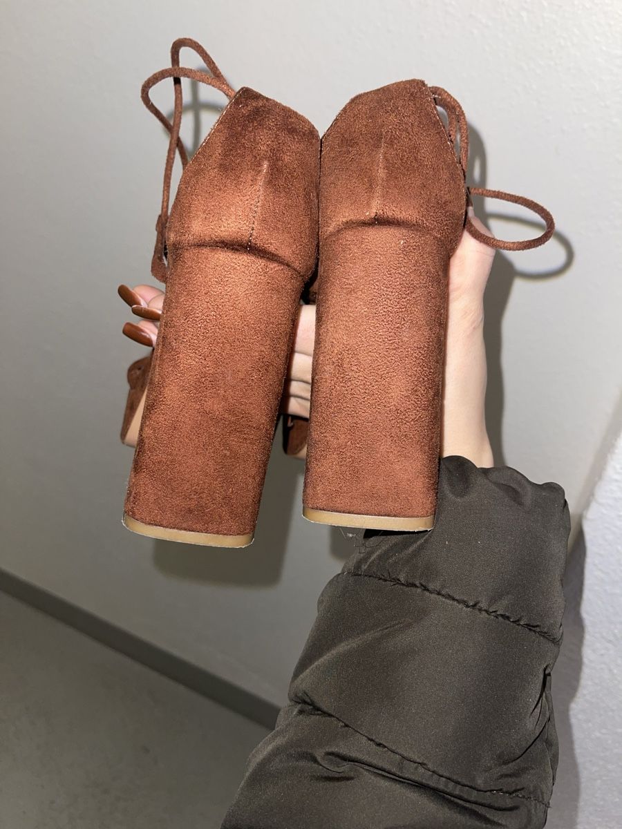 Scarpe da donna: Braune Schnürsandalen Grösse 39 – Usato da Kloten venduto da ann_6x9q 1