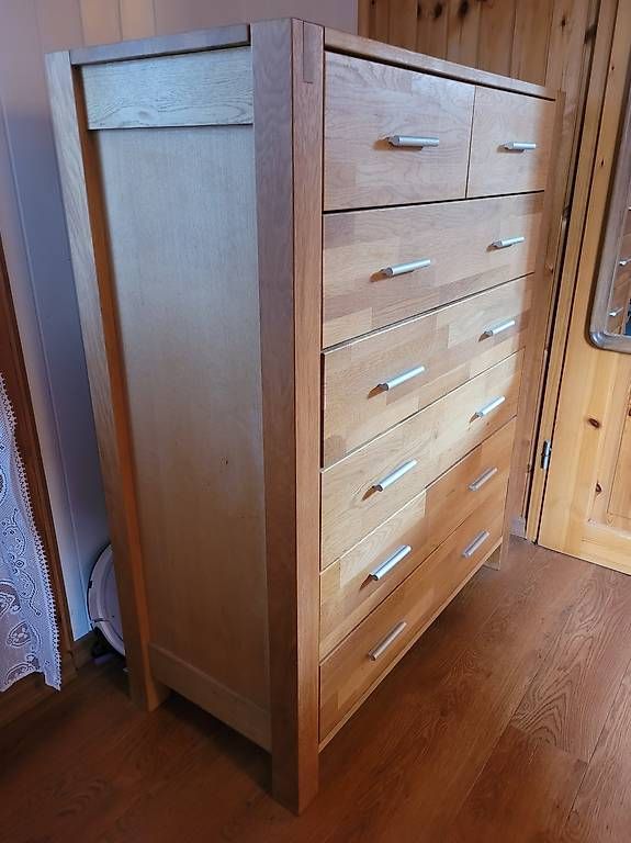 Cassettiere: Kommode Massiv-Holz mit 7 Schulbaden – Usato da Schwellbrunn venduto da rot_9mn5 1