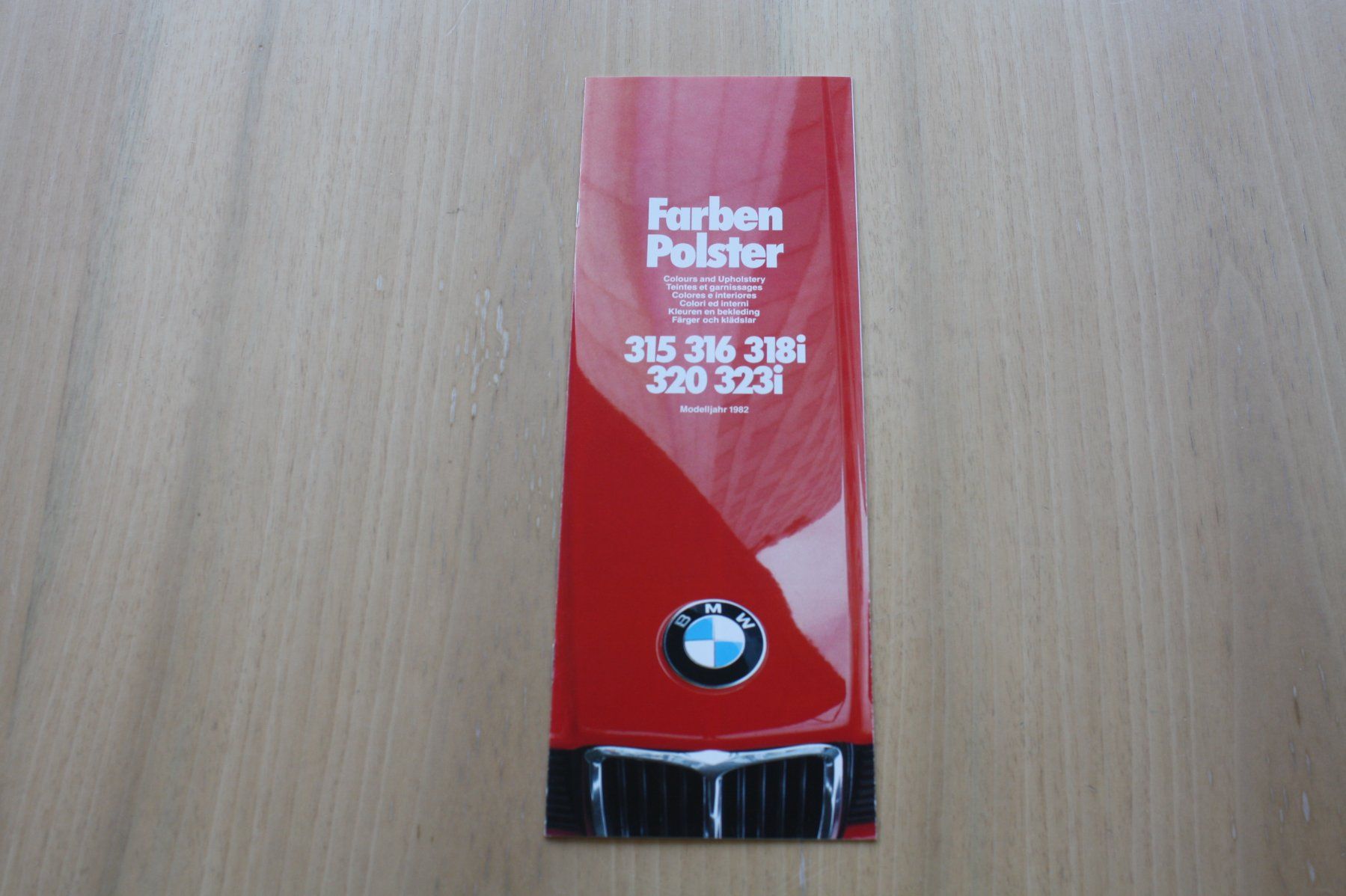 BMW Documenti: BMW Farben & Polster 3er Modelljahr 1982 – Usato da Wikon venduto da erwin400