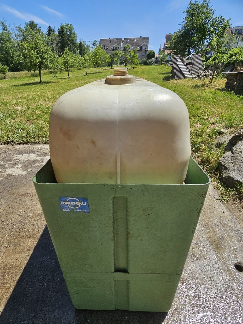 Accessori per altri veicoli: 2000L Dieseltank – Usato da Baldegg venduto da Daniel_St. 1