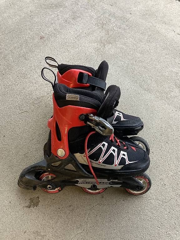 Pattini in linea & Pattini a rotelle: Rollers Rollerblade ajustables 28-32 – Usato da Les Breuleux venduto da Yfridolin 1