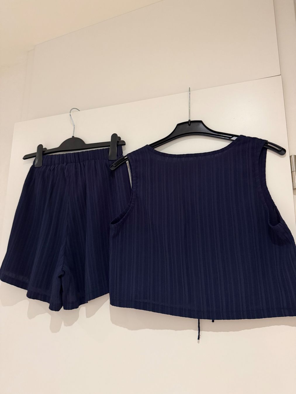 Shein Lotti di vestiti: Ensemble top | short – Nuovo (secondo la descrizione) da La Chaux-de-Fonds venduto da 19_po 2