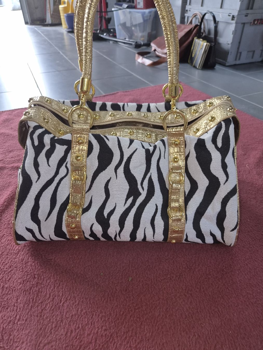 Borse da donna: Handtasche Zebra Muster Gold guter Zustand – Usato da Dürrenäsch venduto da Uliu 3