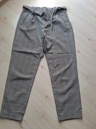 Zara Hose, Grösse M, Karomuster mit Gürtel, Top Zustand