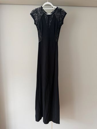Schickes, elegantes Abendkleid mit Spitze, Grösse S, schwarz