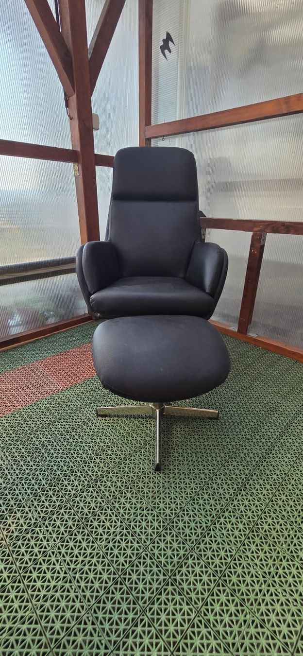 Jysk Fauteuils: Sessel mit Fusshocker – D'occasion à Worb par Oryon_Eyleen 2