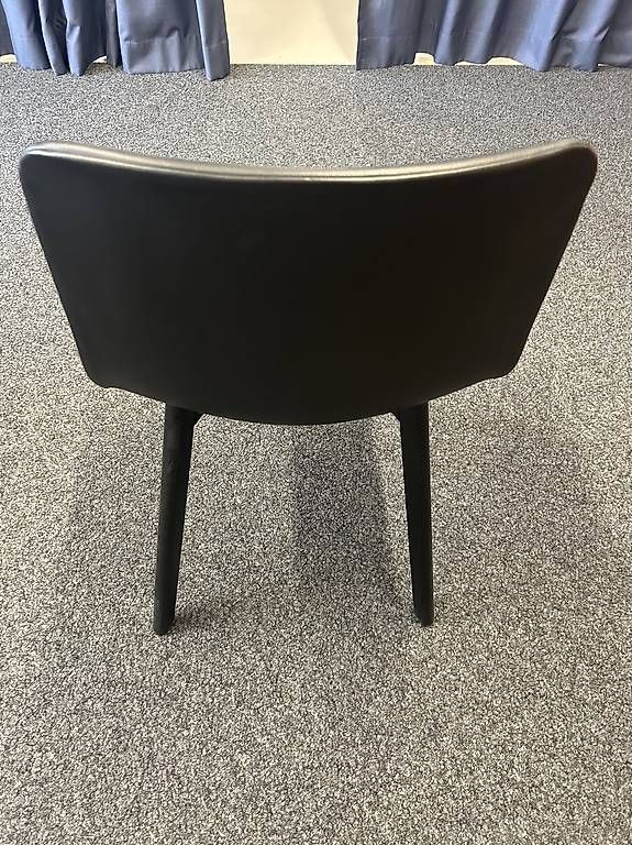 Stühle: Fredericia Pato Woodbase mit Lederbezug – Gebraucht aus Adligenswil von oldherm 1