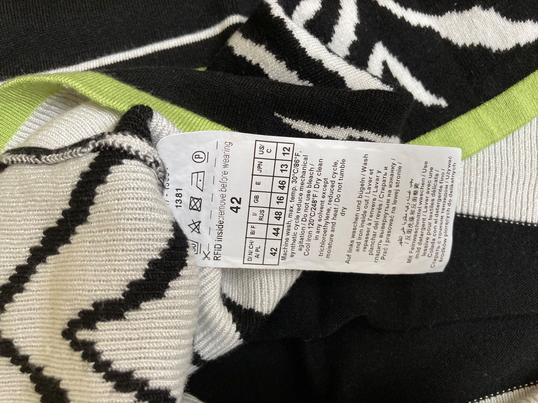 Gerry Weber Maglioni & Felpe: Gerry WEBER Pullover Tiger Viscose schwarz NEU 42 weiss – Nuovo (secondo la descrizione) da Binningen venduto da Kaila61 4