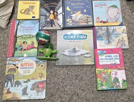 9 Kinderbücher + Spielzeug