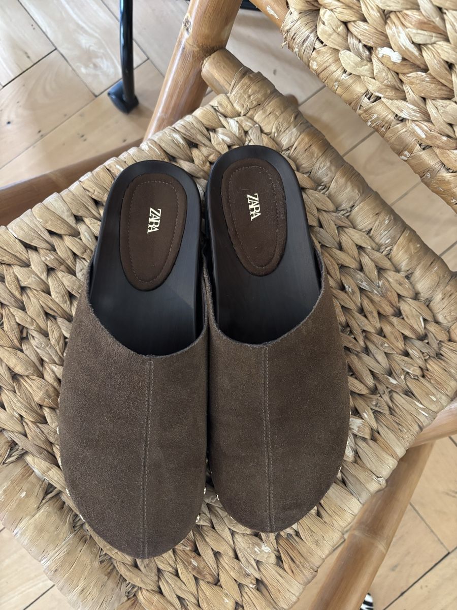 Scarpe da donna: Lederclogs mit Nieten, Zara (40) – Nuovo (secondo la descrizione) da Bern venduto da Charlot19 2