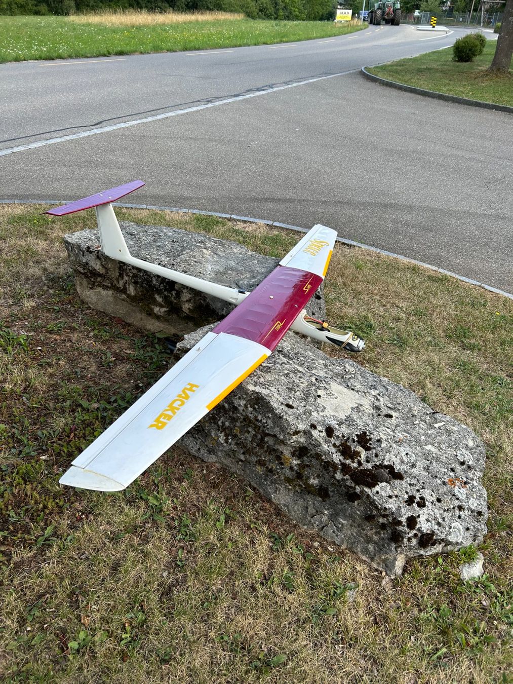 Hacker Modellismo RC: Space Segler RC-Flugzeug – Usato da Schaffhausen venduto da Gloeoenli