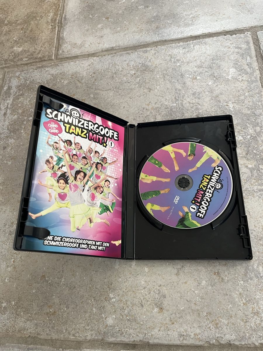 Tutti i DVDs: Schwiizergoofe Tanz mit DVD – Usato da Steinmaur venduto da DonPoleone 2