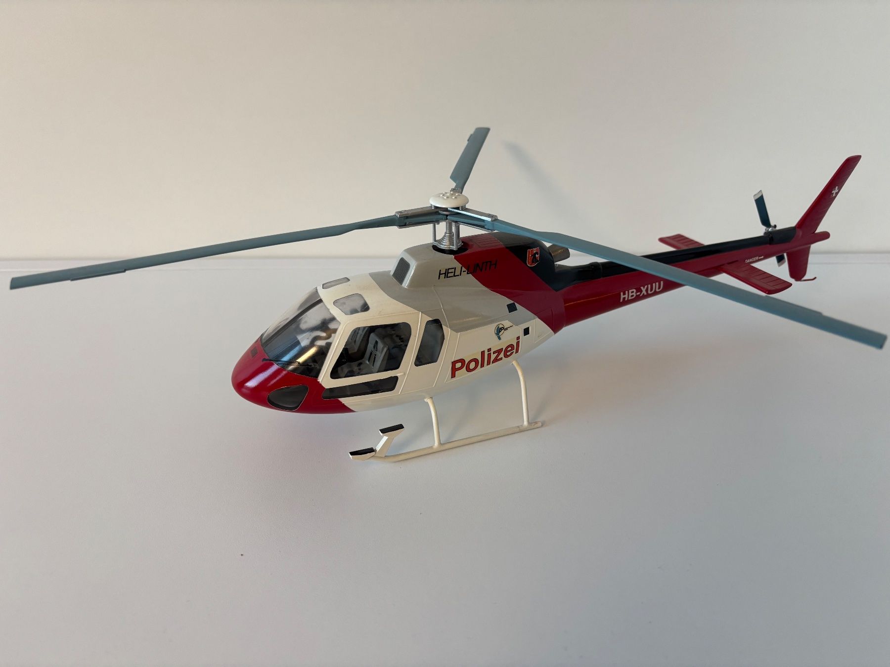 Modellbausätze & Standmodelle: Modell Polizei Helikopter – Gebraucht aus Locarno von Mulg