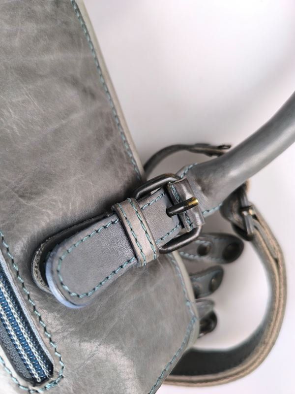 Sacs femmes: Hand-Tasche , Graugrün – D'occasion à Rüti ZH par Restwert_Rueti_ZH 5