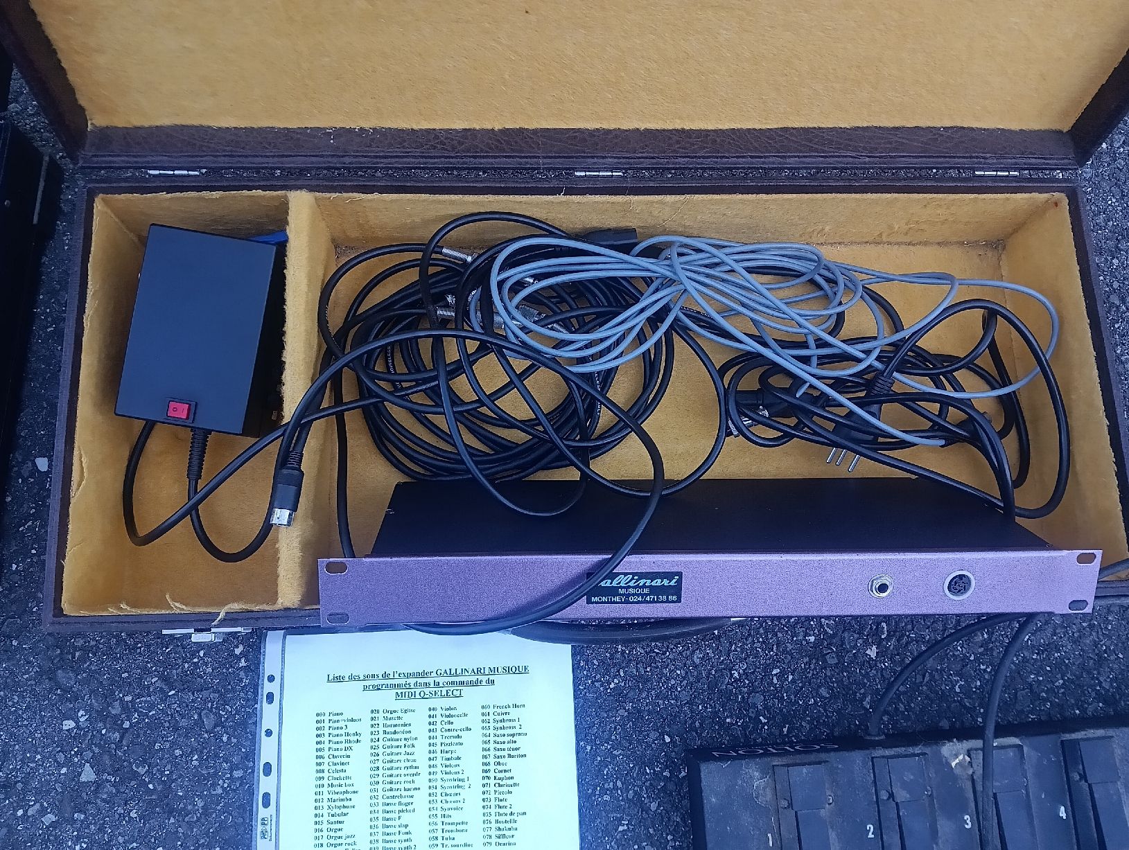 Systèmes de contrôle: table de mixage et accessoires – D'occasion à monthey par nicat90 5