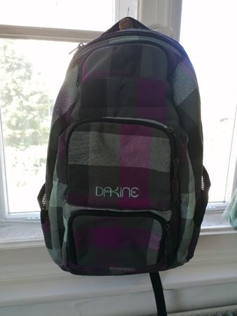Sac à dos Dakine à carreaux violet gris bon état