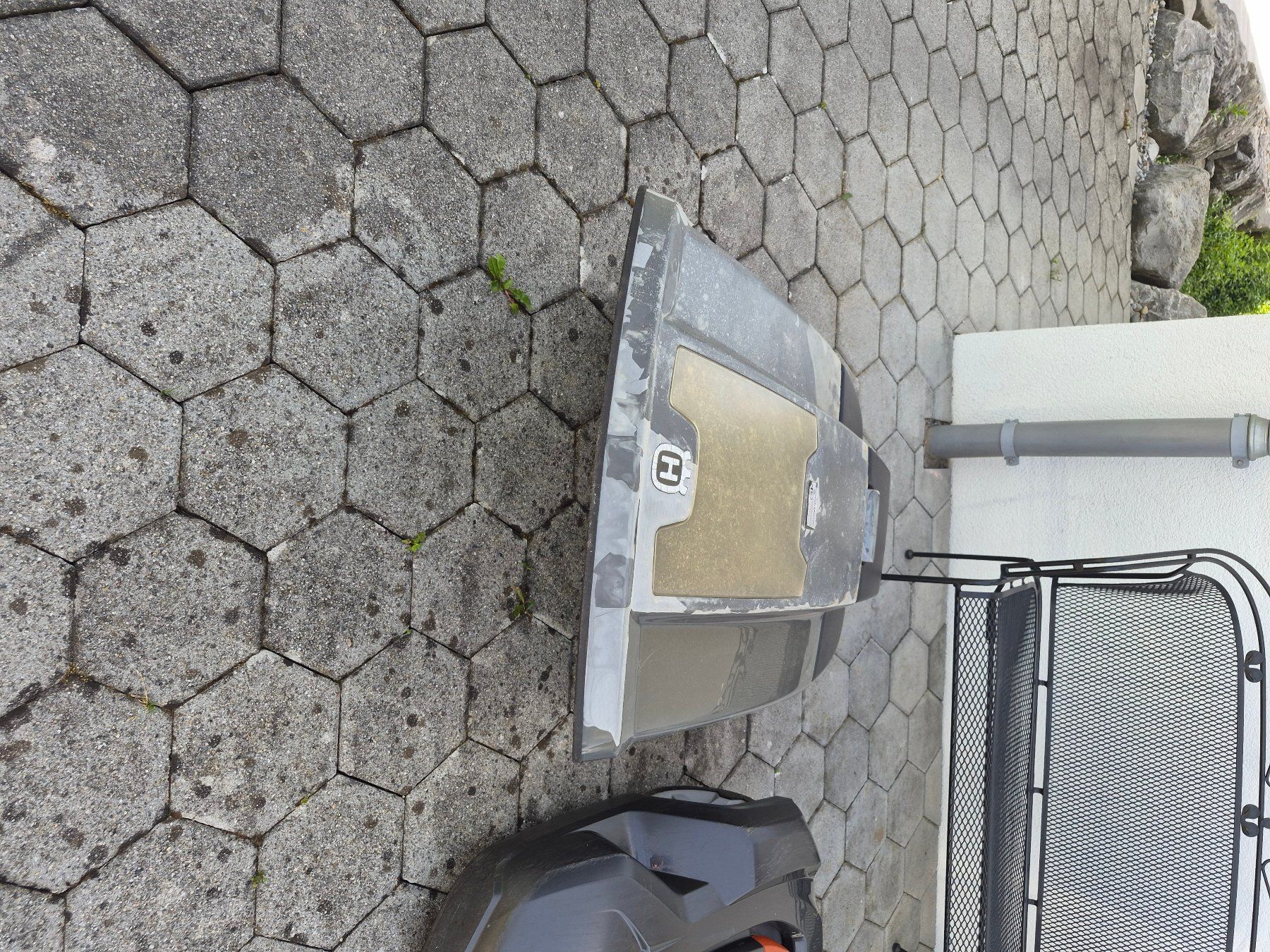 Husqvarna Tondeuses à gazon: Husquarna 320 Mähroboter – Défectueux à Flawil par Tosca24 4