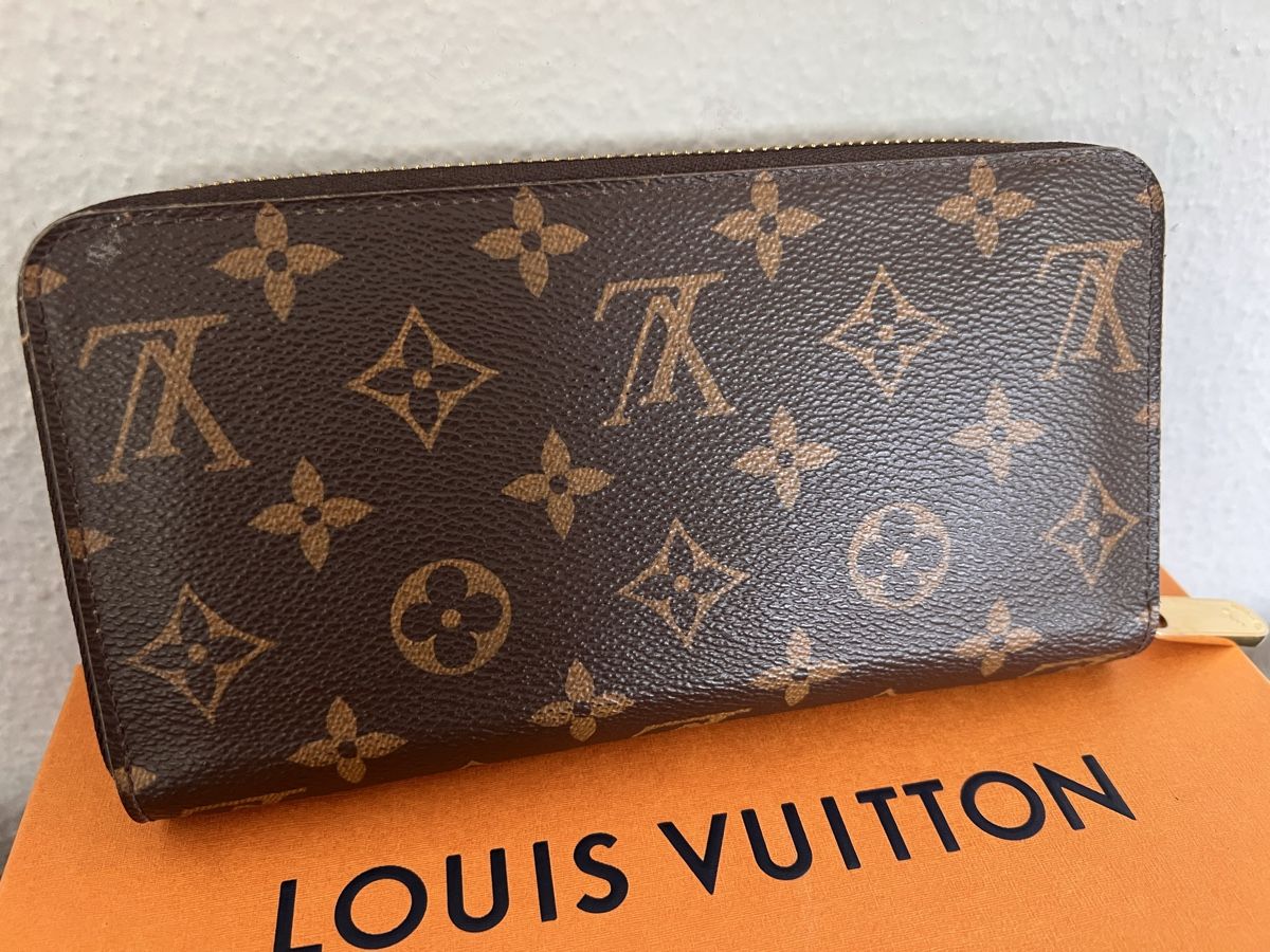 Louis Vuitton Portamonete: Portemonnaie Louis Vuitton Zippy Monogram – Usato da Solothurn venduto da Brini06 1