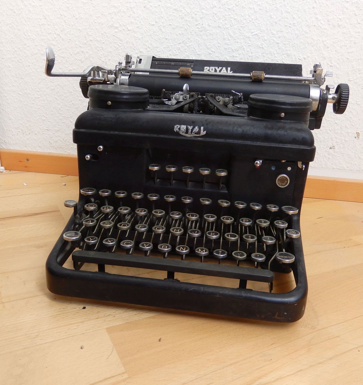Macchine da scrivere: Schreibmaschine Royal No.10 – Difettoso da Trasadingen venduto da Traadinger