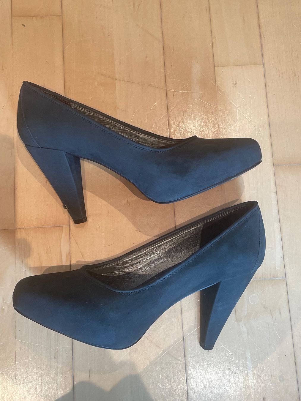 Tiger of Sweden Damenschuhe: Tiger of Sweden Pumps – Gebraucht aus Arbon von mannamanna