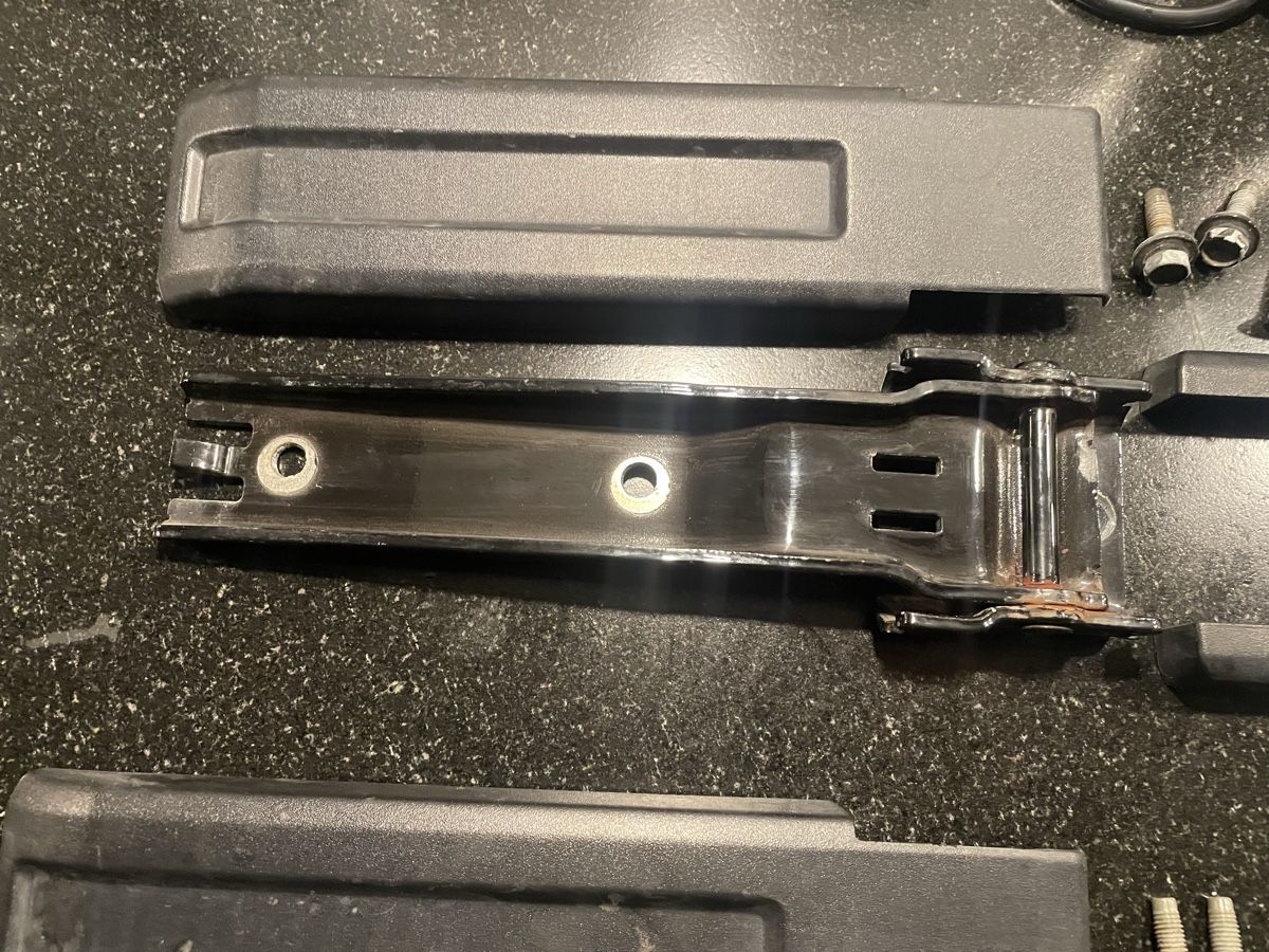 Mopar Tutti pezzi di ricambio auto: Jeep Wrangler JK Tailgate Scharniere – Usato da Inwil venduto da DiNozzo01 2