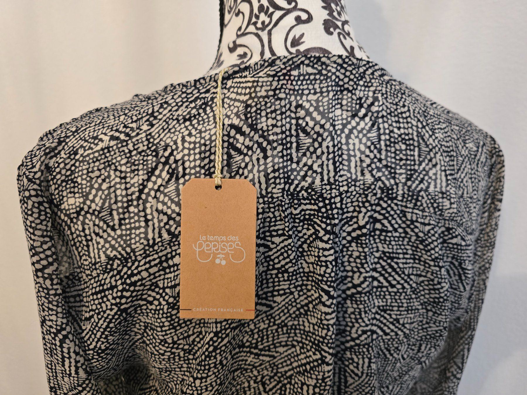 Le Temps Des Cerises Vestiti: Robe "Le Temps des Cerises neuve avec étiquette – Nuovo e nell'imballaggio originale da Genève venduto da cec_d6pg 2