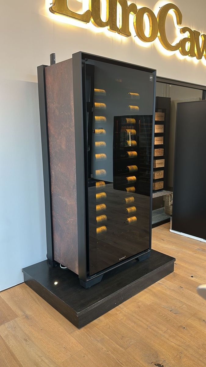 Kühlschrank: Weinkühlschrank – Gebraucht aus Allschwil von Selly04