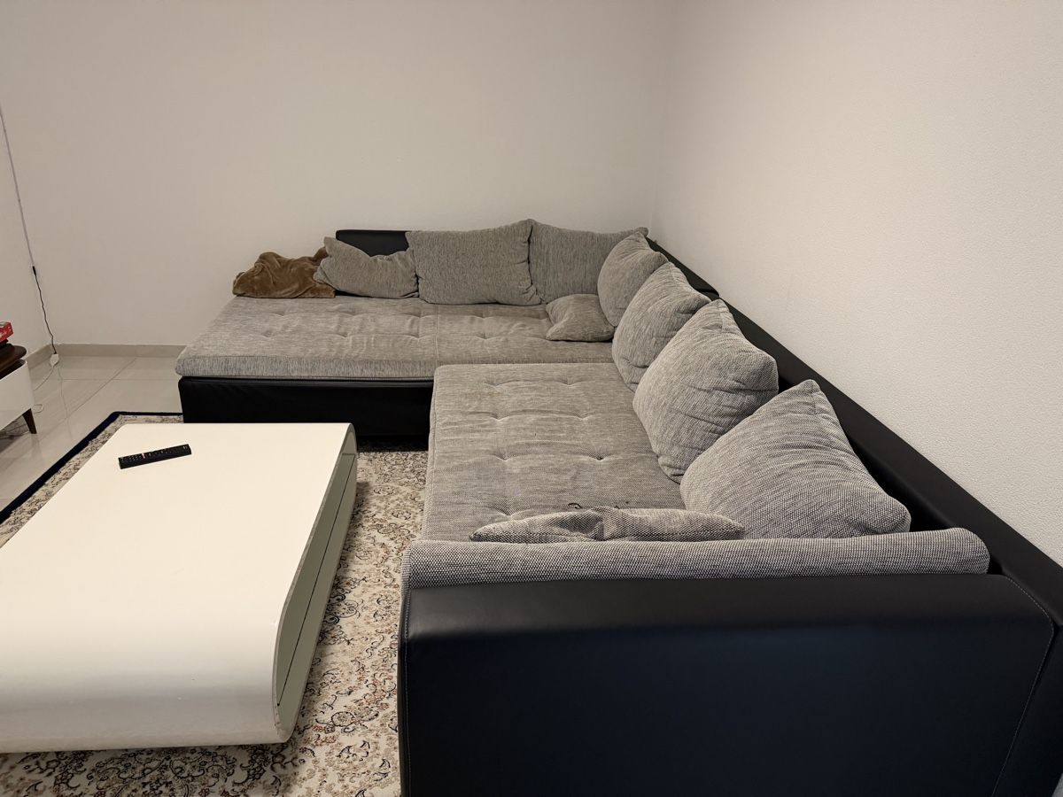 Sofas: Grosse L-Couch / Ecksofe in Grau - gemütlich & geräumig – Gebraucht aus Rothrist von nekifetoshi 4