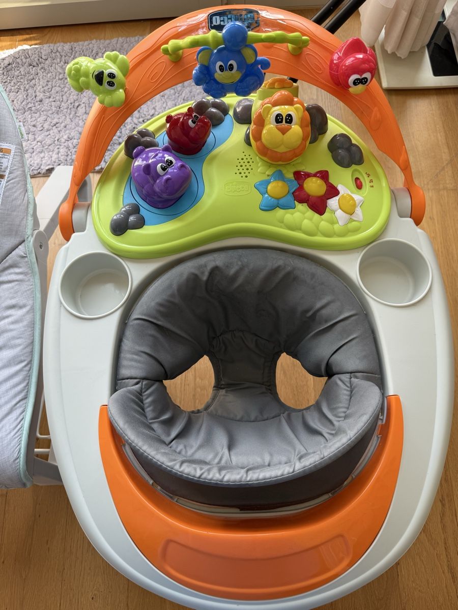 Chicco Veicoli per bambini: Chicco Walker Activity Center Orange Grey Used – Usato da Zürich venduto da PetiteSeller 1