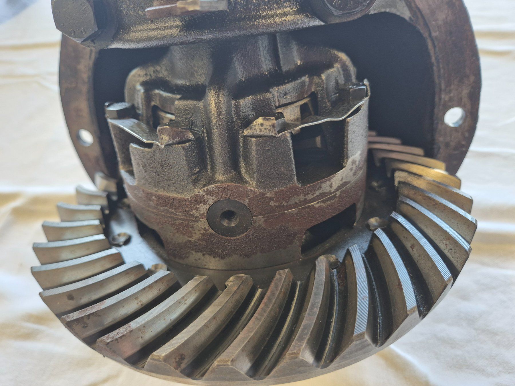 Opel Tutti pezzi di ricambio auto: Opel Blitz Differential,Hinterachsgetriebe – Usato da Bremgarten AG venduto da Osella5 2