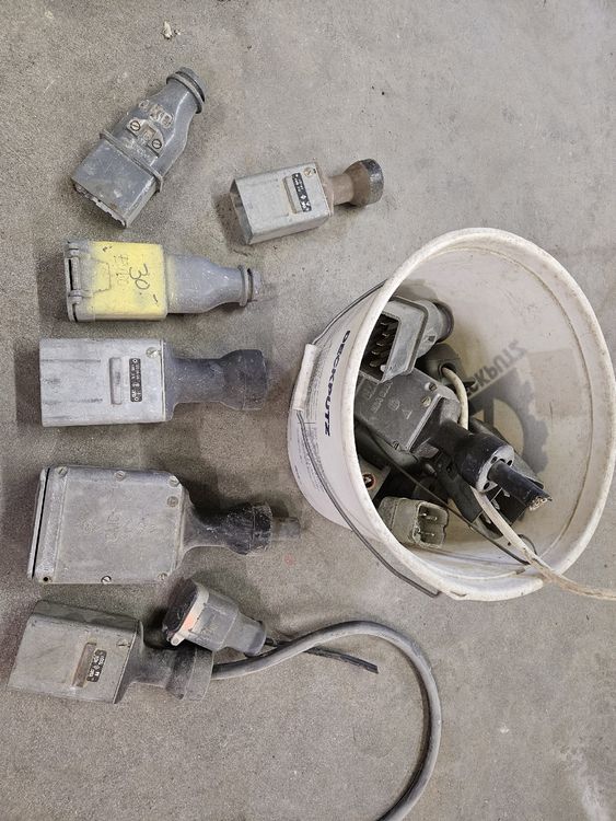 Stecker: J25 / J40 Stecker – Defekt aus Villnachern von chiara99ch