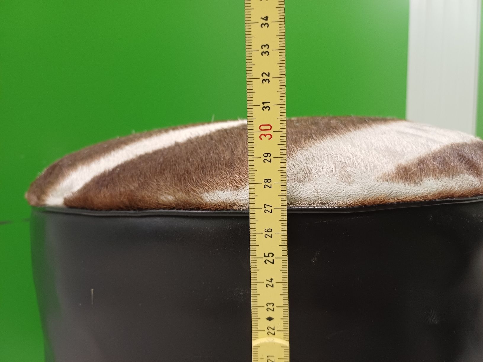 Hocker: Antike Leder Poufs/Wohnzimmerhocker – Gebraucht aus Zürich von Avocadokern 5