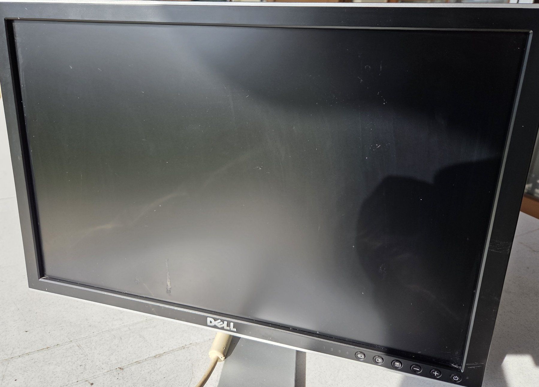 Monitor: Ecran PC DELL 20¨ – Usato da Noréaz venduto da Hallyday