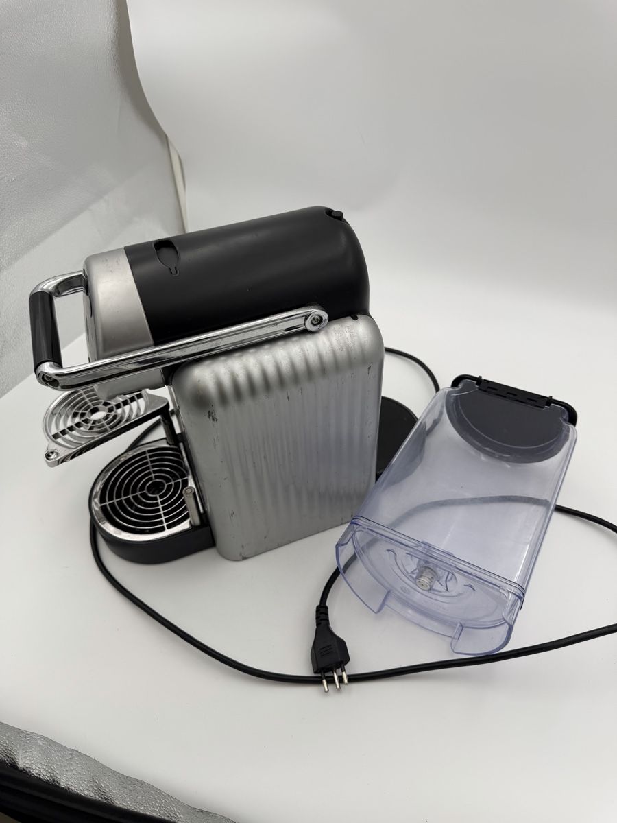 Nespresso Machines à café & Machines à expresso: Kaffeemaschine Nespresso Pixie Typ 8737 silber gebraucht – D'occasion à Rotkreuz par GoldHeinz 2