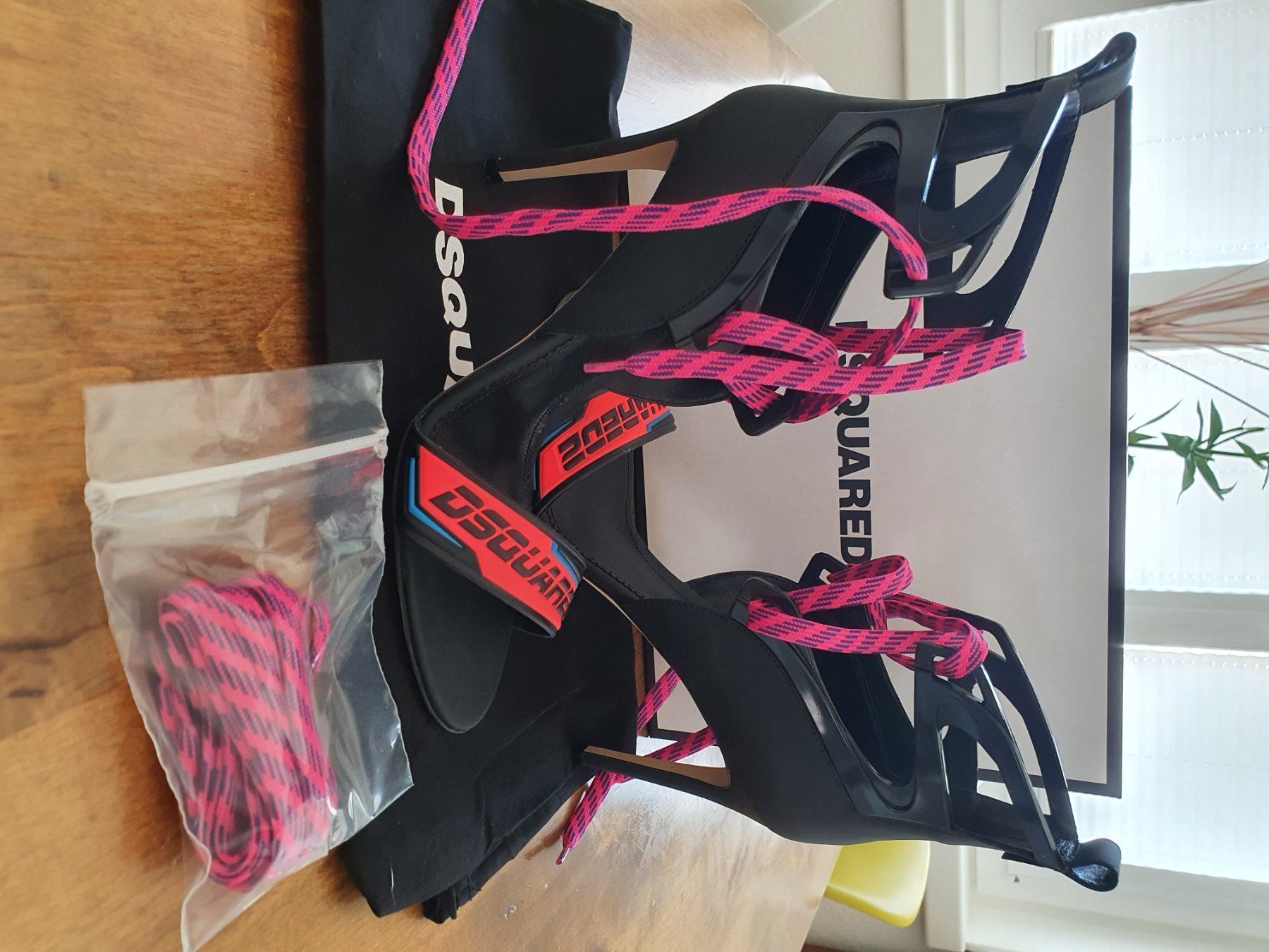 Dsquared2 Scarpe da donna: Dsquared2 Sandalen TECHNO LOGO – Nuovo e nell'imballaggio originale da Oberarth venduto da majaromano 4